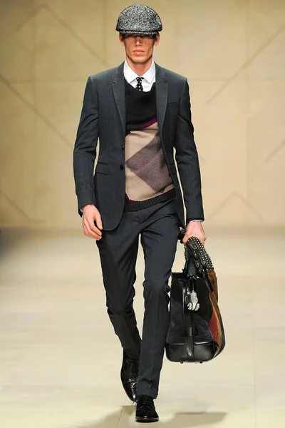 Look 12